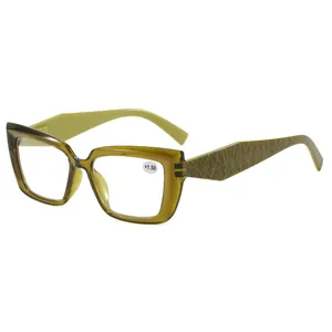Detailansicht der modischen olivgrünen Lesebrille mit strukturierten Bügeln im Cat-Eye-Stil.