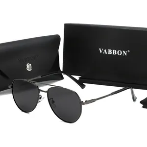 Lunettes de soleil aviateur pour hommes avec verres polarisés et coffret cadeau.
