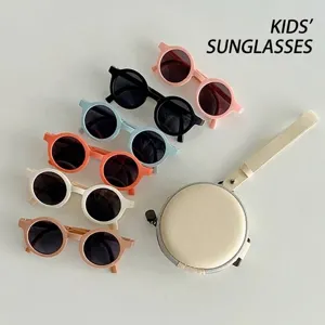 Stylische runde faltbare Kindersonnenbrillen in Macaron-Farben mit Etui-Set
