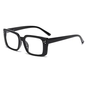 Modische schwarze Lesebrille mit quadratischem Rahmen und Blaulichtfilter-Gläsern