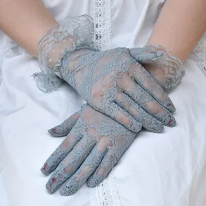 Gants de mariée élégants en dentelle florale bleu clair avec volants pour fêtes et protection