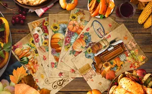 Dettaglio di tovagliette in lino con motivi zucca e girasole per tavola del Ringraziamento