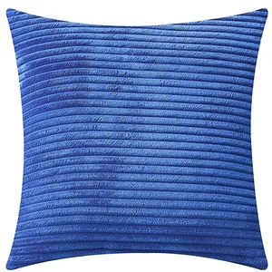 Moderne kussensloop van koningsblauw corduroy in Scandinavische stijl voor sofa