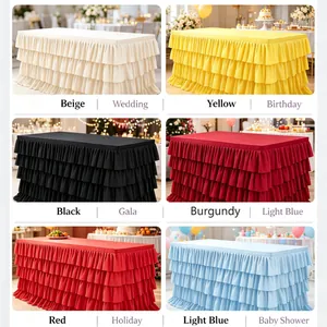 Meerlaagse geplooide tafelrokken in diverse kleuren voor feest- en bruiloftsdecoratie