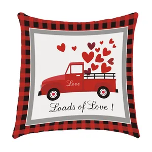 Valentijnsdag kussenhoes met rode vrachtwagen en hartjes print, ruitjesmotief rand