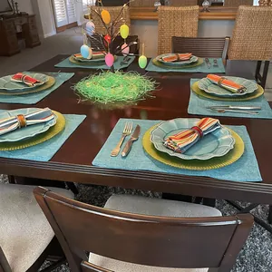 Décoration de table de Pâques élégante avec sets de table turquoise