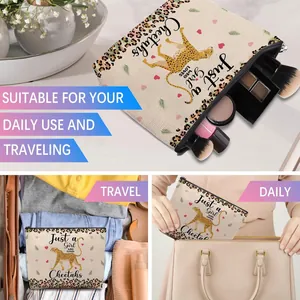 Detailansichten der Make-up-Tasche mit Gepardenmuster für Reise und Alltag