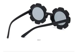 Vista posteriore di occhiali da sole per bambini a forma di fiore nero opaco tondi