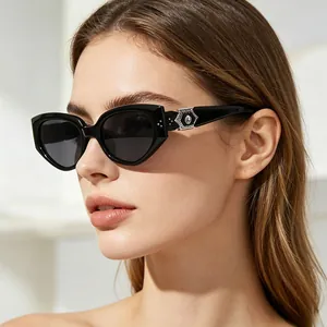 Gafas de Sol de Ojo de Gato con Diamantes de Imitación para Mujer Montura de Policarbonato Lente Degradada Gafas de Sol de Alta Gama