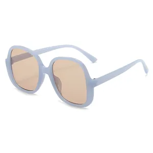Lunettes de soleil carrées surdimensionnées chic pour femmes avec monture bleue