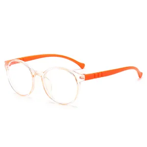 Modische Anti-Blaulicht-Kinderbrille mit klarem Rahmen und leuchtend orange Bügeln