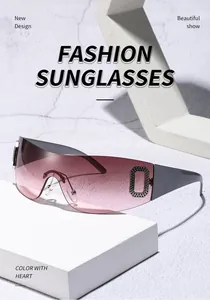 Vue détaillée des lunettes de soleil Y2K sans monture avec verres dégradés violets