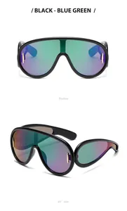 Occhiali da sole scudo Y2K futuristici nero e blu-verde visti da più angolazioni