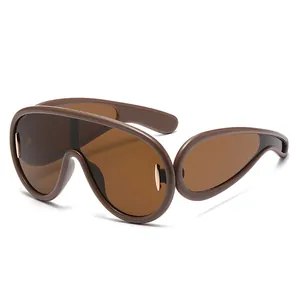 Occhiali da sole futuristici Y2K oversize avvolgenti in elegante marrone caffè