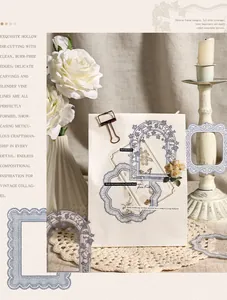 Gros plan macro détaillé d'autocollants PET cadres vintage pour journal de scrapbooking.