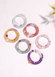 Detailansicht von 925er Silber Sternzeichen Kristallperlen Armbändern in verschiedenen Farben