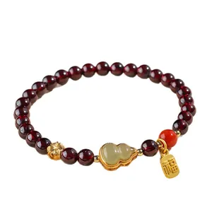 Bracelet en perles de grenat naturel avec pendentif gourde en jade Hetian