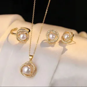 Set Gioielli in Lega di Ferro Geometrico Strass Perla Artificiale Collana Orecchini Anello per Donna Pendolarismo