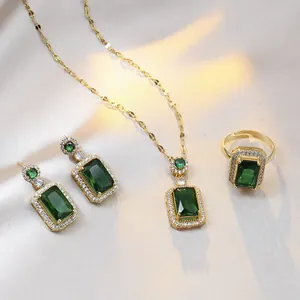 Elegante set di gioielli vintage con cristalli verde smeraldo collana orecchini e anello