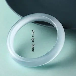 Elegante doorschijnende witte katteoogsteen bangle armband voor dames, zoete stijl