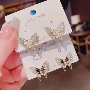 Squisiti Orecchini a Bottone a Farfalla Con Perno in Acciaio Inossidabile Zirconia Micro Intarsiata Perla Artificiale Gioielli Moda Donna Regalo