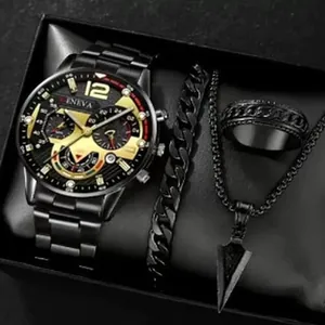 Elegantes schwarzes Herrenuhrenset mit Armband, Ring und Pfeilhalskette im Detail