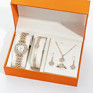 Elegante 5-delige roségouden horloge- en sieradenset met strass in geschenkdoos