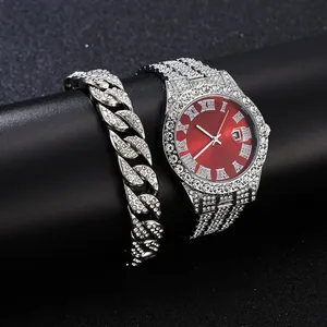 Detailansicht der eisigen Herren-Hip-Hop-Quarzuhr mit rotem Zifferblatt und Armband