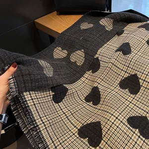 Elegant double-sided heart pattern plaid scarf with soft cashmere-like texture