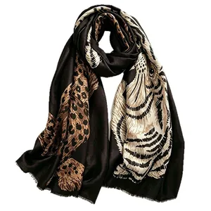 Elegante luxe katoenen linnen sjaal met luipaard- en tijgerprint voor dames in zwart