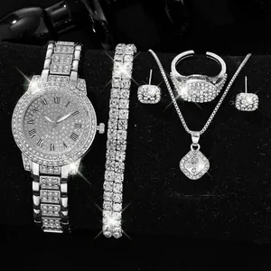 Elegantes 5-teiliges Silberschmuck-Set mit Strassuhr, Armband, Halskette, Ring und Ohrringen.