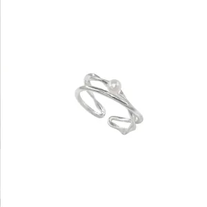 Verstellbarer S925 Sterlingsilber Ring mit Hohlwindung und weißer Perle