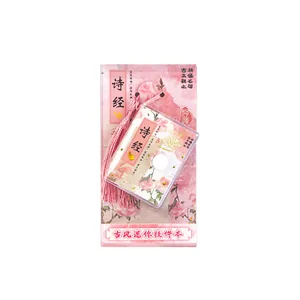 Elegant antiek mini-notitieboekje met sleutelhanger, roze bloemdessin en decoratieve kwast