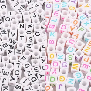 Perline con Lettere in Acrilico Quadrate Per la Creazione di Gioielli Fai da Te Cubo Bianco Alfabeto Perline Sciolte Braccialetto Collana Artigianato Materiale