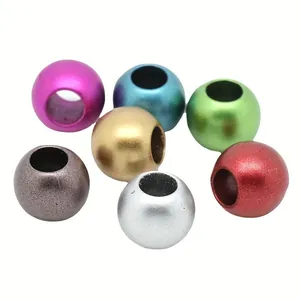 Nahaufnahme von 10/12mm matten Acrylperlen mit großem Loch für DIY Schmuckherstellung
