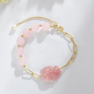 Naturrosa Kristallarmband mit geschnitztem Fuchsanhänger und goldener Büroklammerkette