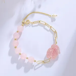 Natur-Rosa-Kristall-Armband mit einem geschnitzten Fuchsbild und vergoldeten Kettengliedern