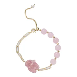 Elegantes Rosenquarz-Armband mit Erdbeerquarz-Fuchsanhänger und vergoldeten Kettengliedern