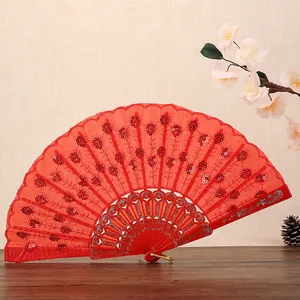 Elegante abanico chino rojo con patrones florales de lentejuelas para el baile