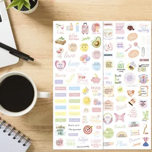 Vue détaillée de quatre feuilles d'autocollants de planificateur inspirants en anglais