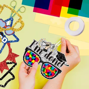 Kit de manualidades de papel brillante DIY para graduación con gafas I'm done y útiles
