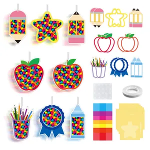 Kit manualidades atrapasoles escolar con formas de lápiz y manzana