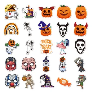 Colección de diversas pegatinas de Halloween de dibujos animados con calabazas y fantasmas
