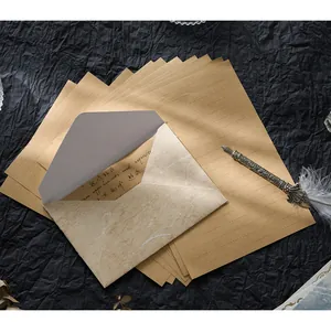 Vintage Briefpapier-Set aus Kraftpapier mit Relief-Umschlag und linierten Blättern