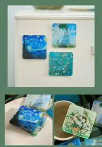 Detailopname van glanzende acryl koelkastmagneten met bekende olieverfschilderijen