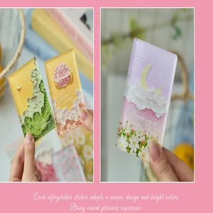 Primo piano di calamite per frigorifero in acrilico stile pittura a olio con motivi lunari