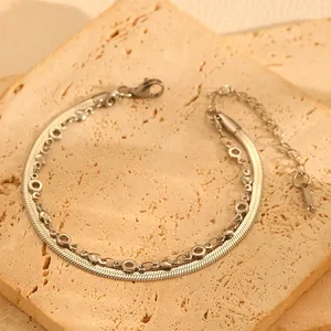 Bracelet double couche en acier inoxydable serpent vue detaillee bijoux retro chic