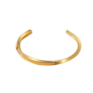Élégant bracelet jonc torsadé en acier inoxydable plaqué or pour bijoux de mode femme