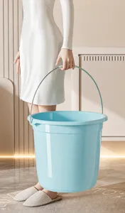 Secchio in plastica blu resistente con manico in metallo e impugnatura ergonomica