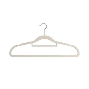 Percha premium de terciopelo beige antideslizante con gancho cromado y muescas de hombro